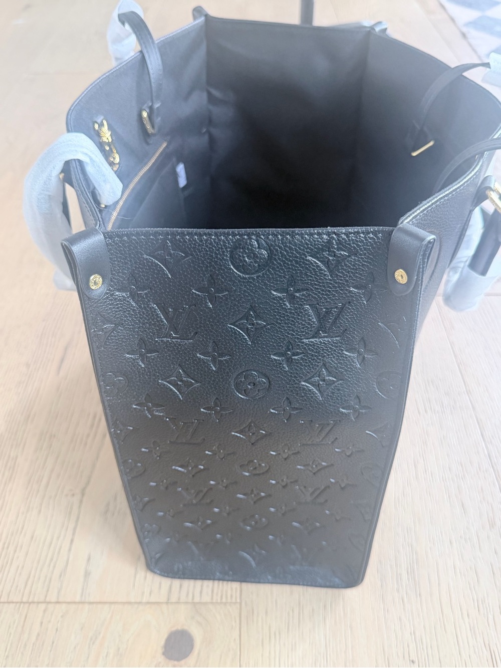 Large LV Leather Tote Bag - Women's Handbag - Picture 4 of 6